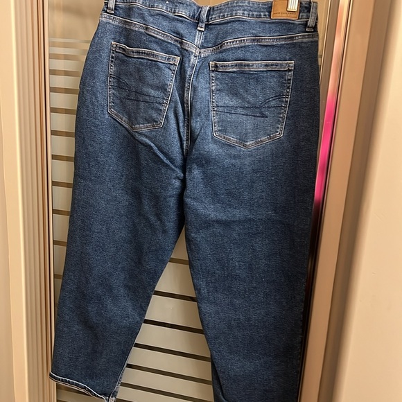 American Eagle Capris - great condition. - Picture 2 of 2